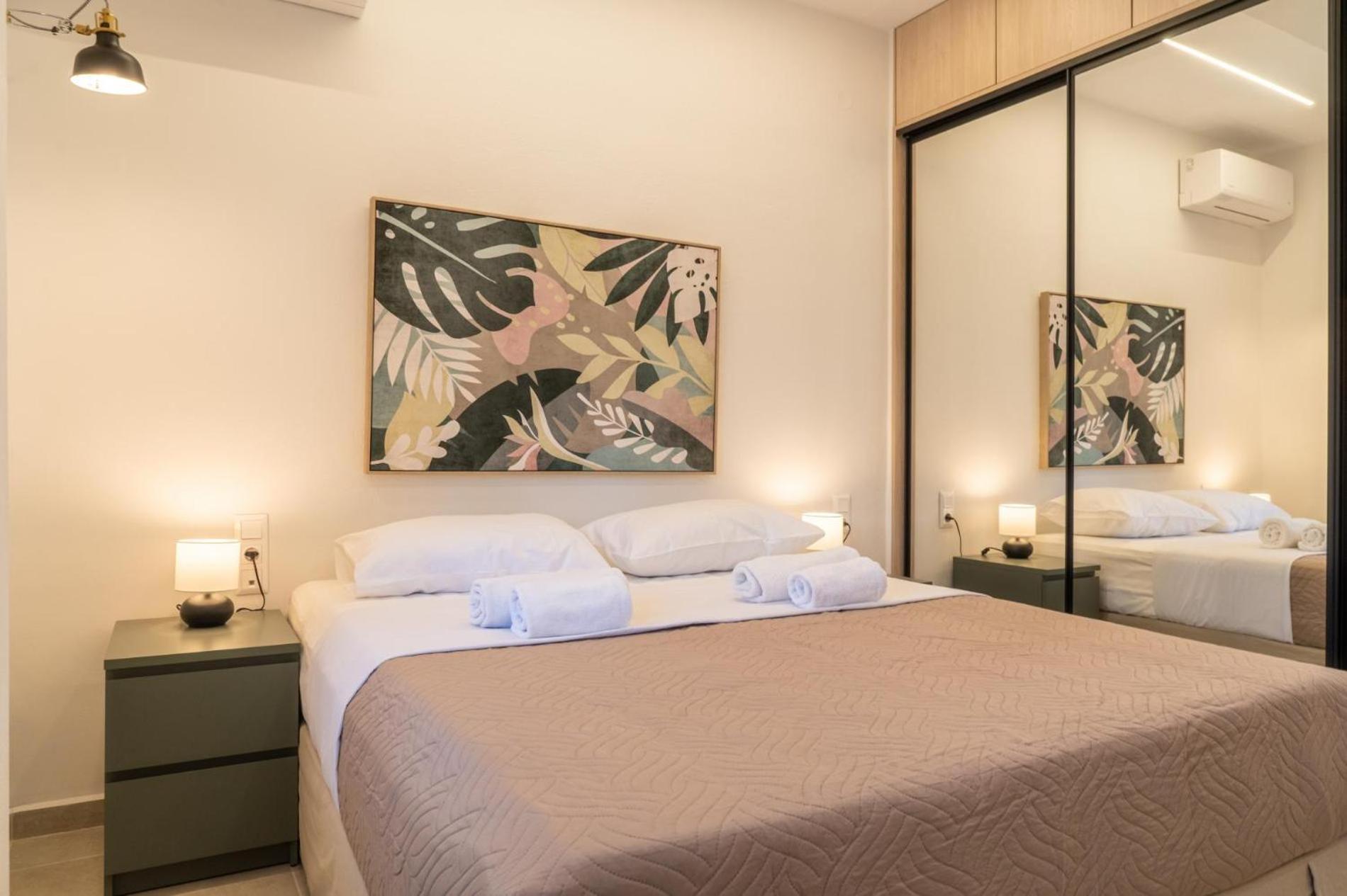 Pananos Sq. House II Apartment Heraklion  Bagian luar foto