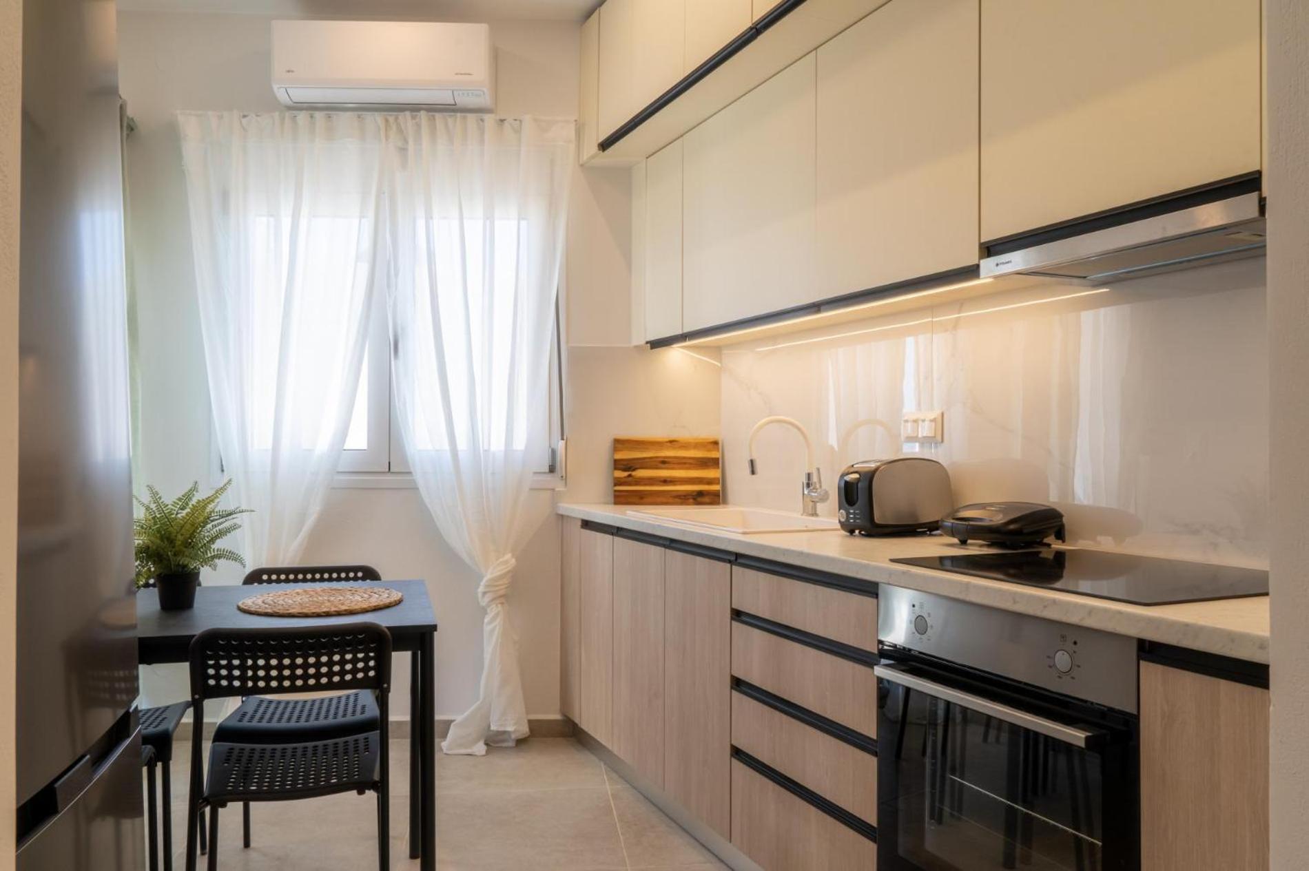 Pananos Sq. House II Apartment Heraklion  Bagian luar foto